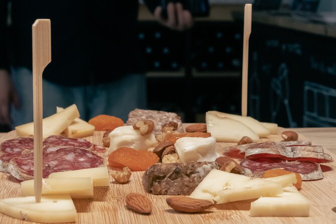 Introduction to Bordeaux wines paired with cheeses & charcuterie - Where it happens, and why the location matters