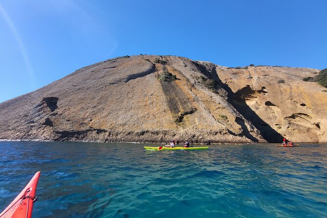 Kayak Tour at Calanques National Park (Ciotat) - The paddle out and Stop 2 in Parc National des Calanques