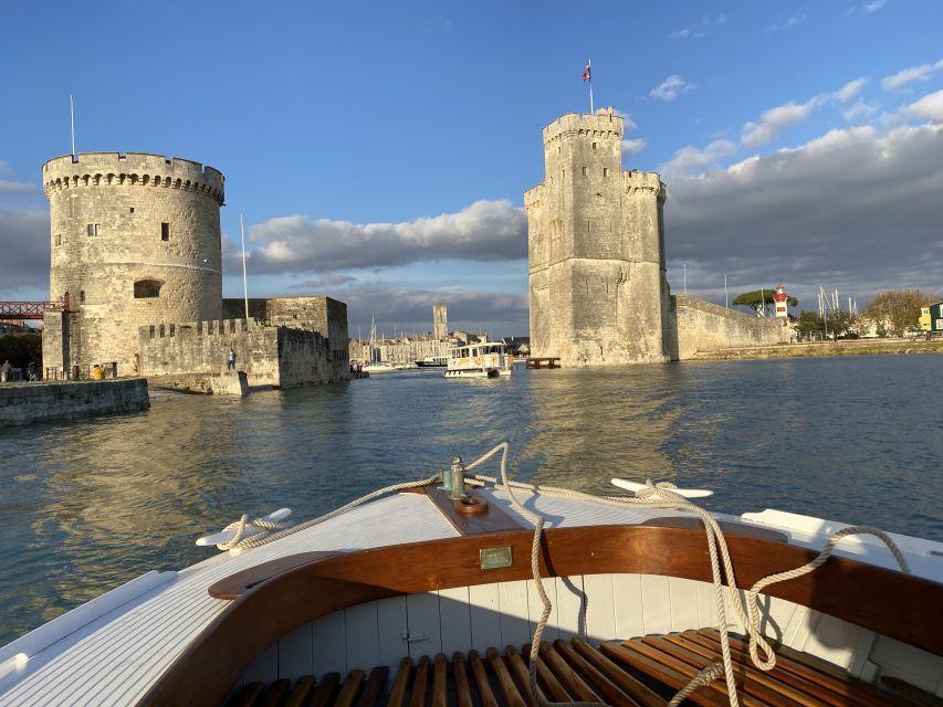 La Rochelle: 1-Hour-15-Min Boat Tour of the Bay - Getting on board at the La Rochelle pontoon