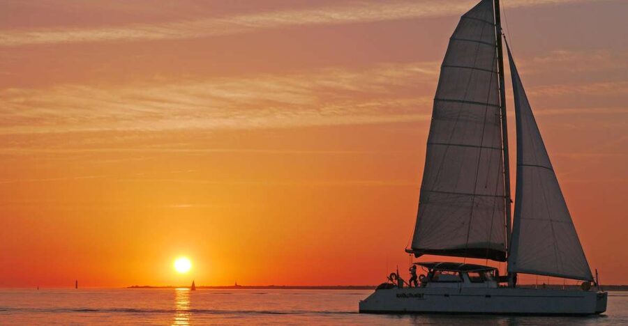 La Rochelle: 2-Hour Sunset Sailing Cruise - Why La Rochelle Looks Different When You Sail Into Sunset