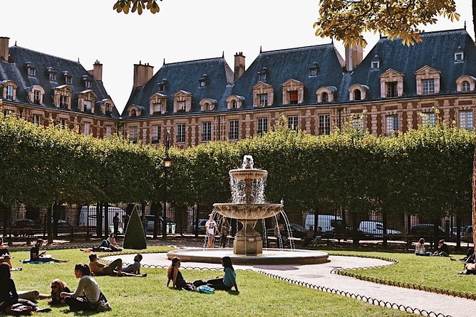 Le Marais District & Jewish Quarter - Exclusive Guided Walking Tour - Centre Pompidou, Hôtel de Ville, and How Modern Paris Fits the Same Walk