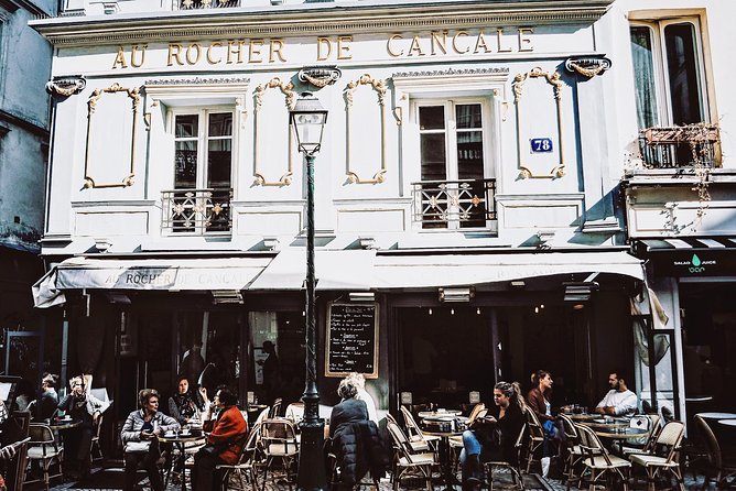 Le Marais District & Jewish Quarter Guided Walking Tour 12ppl Max - Centre Pompidou and Hôtel de Ville: big contrast in one stroll
