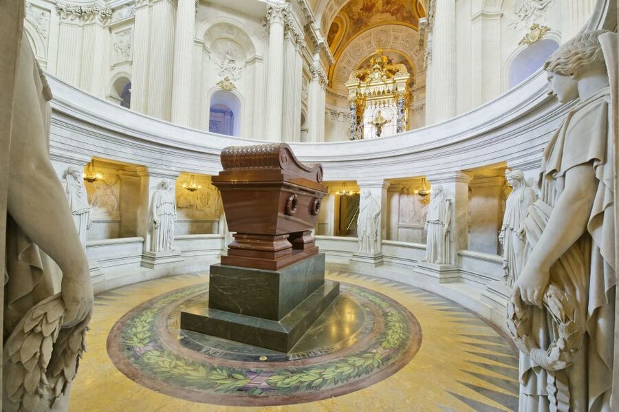 Les Invalides: Napoleon's Tomb & Army Museum Entry - Musée de l’Armée and the arms-and-armor obsession
