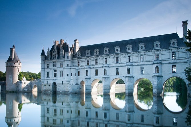 Loire Valley Castles Day Trip from Paris with Complementary Wine - Getting to the Loire from Paris Starts at the Catacombs