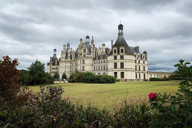 Loire Valley Castles Small-Group Day Trip from Paris - Château Royal d’Amboise and St. Hubert: Leonardo in Amboise form