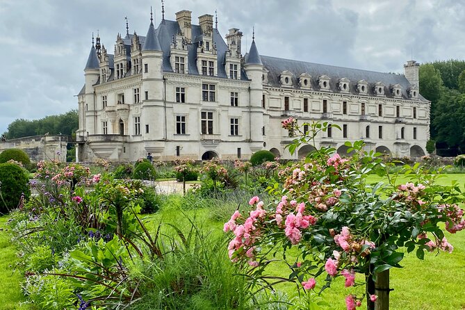 Loire Valley Royal Castles Guided Small group Day Trip from Paris - Château Royal de Blois: 564 rooms, Joan of Arc, and a lot of stairs