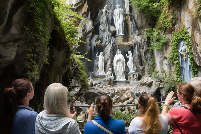 Lourdes, Guided Walking Tour in the Sanctuary - The water ritual and the baths, why people go beyond the grotto