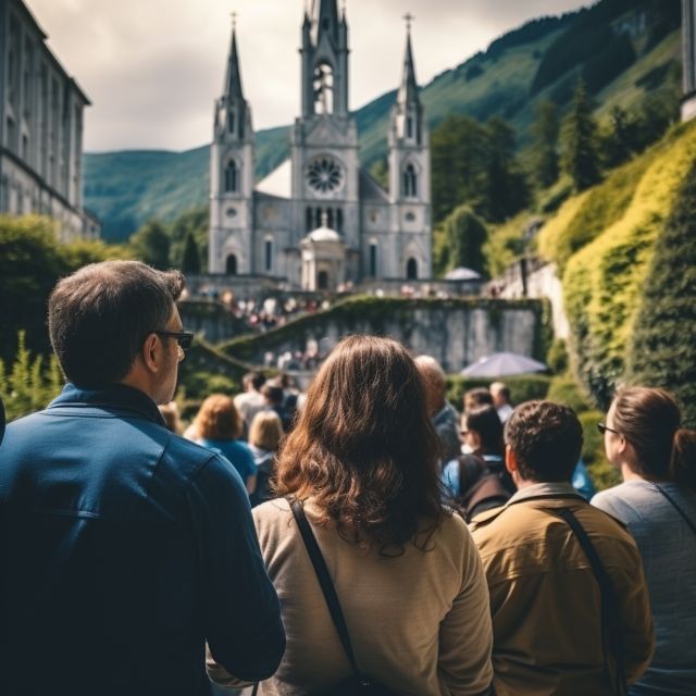 Lourdes: Sanctuary Guided Walking Tour - Grotto of Our Lady: the heart of the Lourdes story