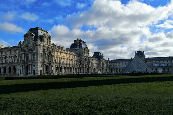 Louvre Highlights Tour for Kids Ticket Included - Meeting the guide, then getting inside without the ticket-office circus