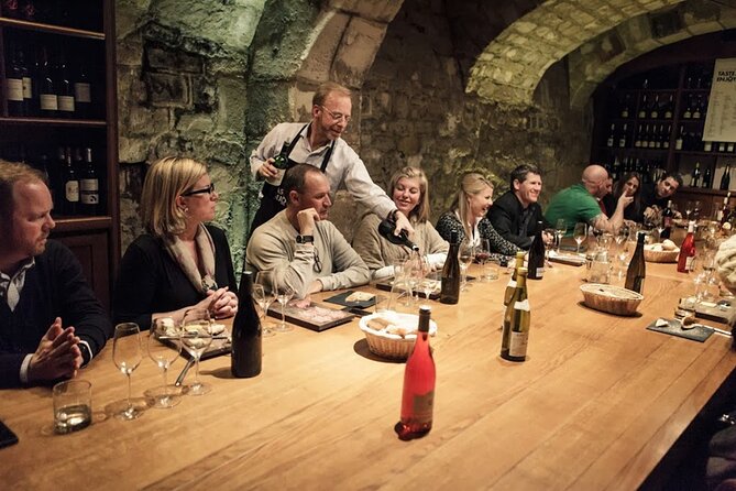 Louvre Masterpieces Express Guided Tour & French Wine Tasting - The walk to Ô Chateau: why location matters