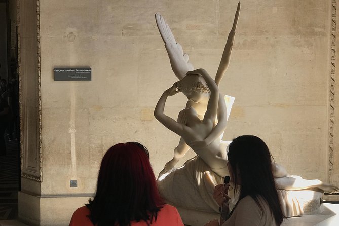 Louvre Museum Masterpieces Guided Tour - Entering the Louvre: meeting point and getting inside fast