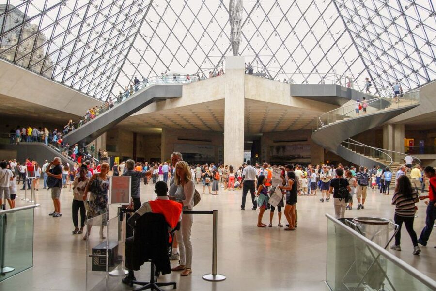 Louvre Museum: Skip-the-Line Guided Tour - Mona Lisa: why this stop is more than a photo moment