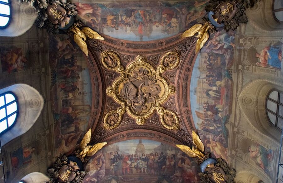 Louvre Private Tour: The Essentials and More w/ Expert Guide - Crowd navigation and pacing: what “skip the rush” really means
