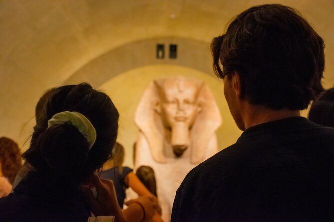 Louvre Private Tour – The Essentials and More with Expert Guide - A private 2-hour Louvre route that actually feels doable
