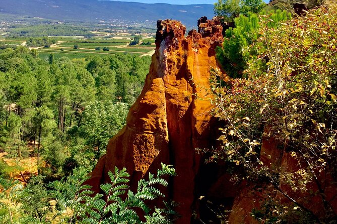Luberon, Roussillon & Gordes Half-Day Tour from Avignon - Roussillon Ochre Streets: Color Made from the Ground
