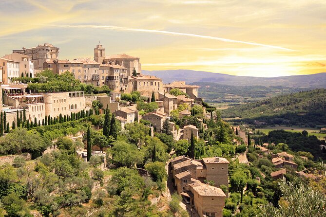 Luberon Small-Group Day Trip from Avignon - Fontaine de Vaucluse and the Emerald Spring Walk