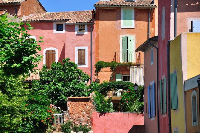 Luberon Villages Half-Day Tour from Aix-en-Provence - Guides and language: getting the story without the lecture