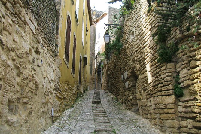 Luberon Villages Half-Day Tour from Aix-en-Provence - Weather, Sunday closures, and staying flexible
