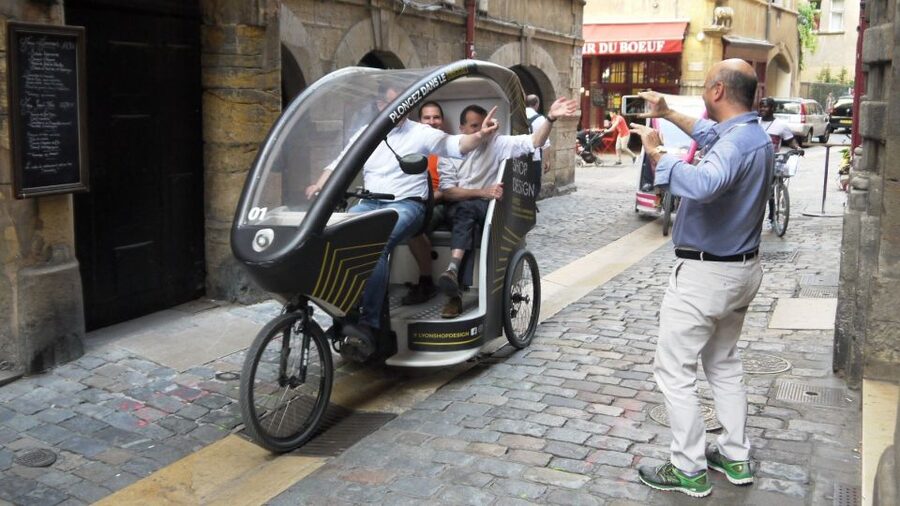 Lyon: 1 or 2-Hour Pedicab Tour - Meeting at Lyon tourism HQ, then rolling into the historic core