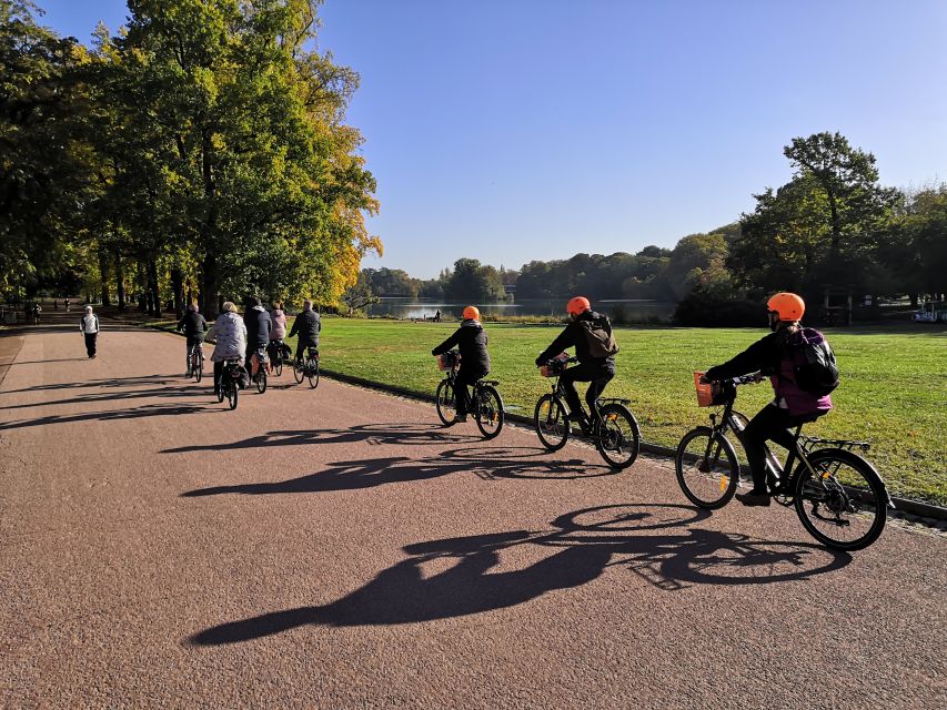 Lyon: 2-Hour Electric Bike Tour with a Local Guide - Parc de la Tête d’Or: city break, lake views, and a “wow, that’s inside” feeling