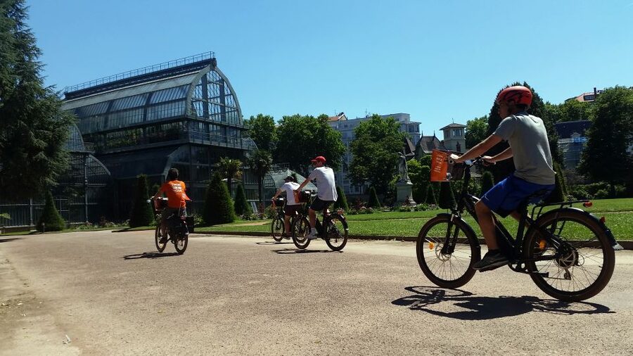 Lyon: 2-Hour Electric Bike Tour with a Local Guide - Place des Terreaux and Fresque des Lyonnais: where art and civic life show up
