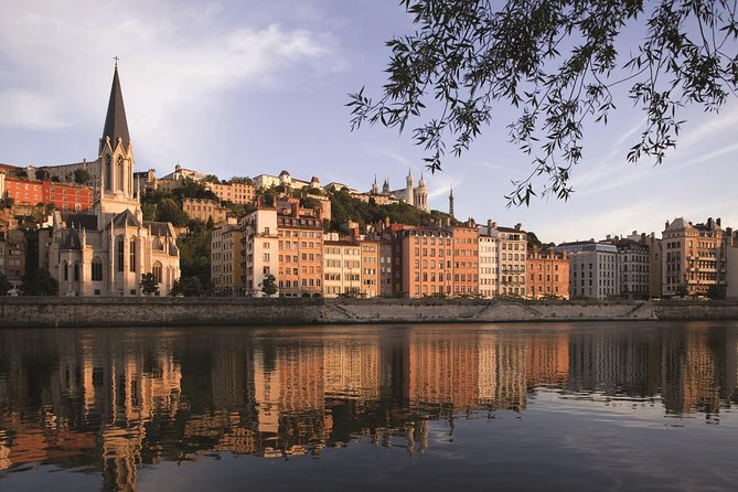Lyon City Card Public Transportation & 40 attractions - Picking up your Lyon City Card near the tourist office