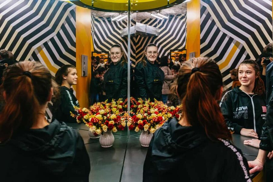 Lyon: Musée de l’illusion Entrance Ticket - Holograms, puzzles, and the hands-on part that makes it click