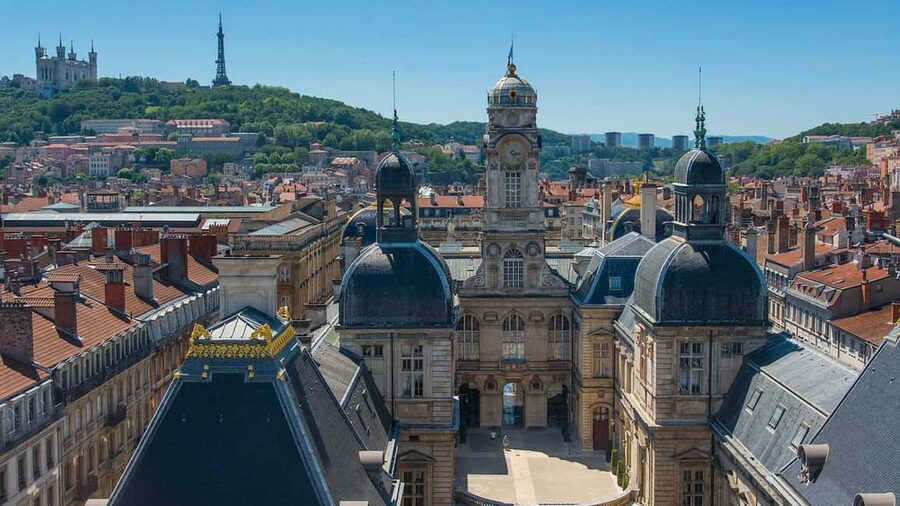 Lyon: Old District Private Guided Walking Tour - Getting your bearings in Lyon’s UNESCO Old District