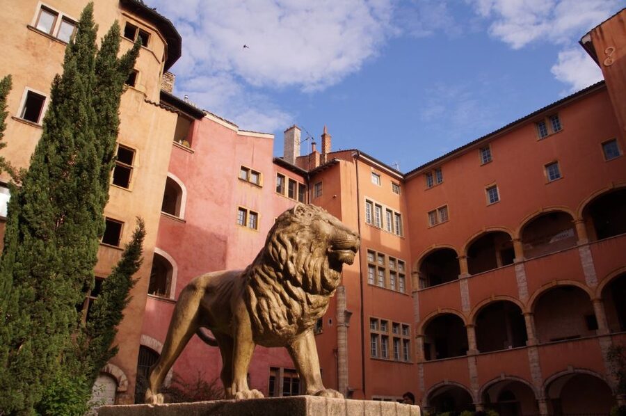 Lyon: Old District Private Guided Walking Tour - Traboules du Vieux Lyon: why these passageways are a highlight
