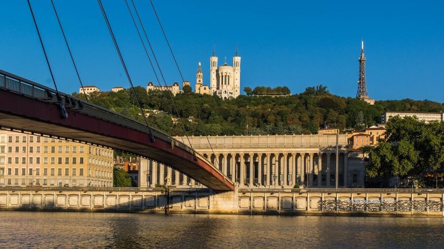 Lyon: Old District Private Guided Walking Tour - Price and value for a $217, 2-hour private walk