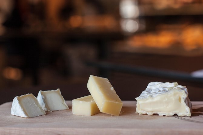 Lyon Old Town Food Tour with 6 French Delicacies & Fine Wine - Vieux Lyon On Foot, Food First, History Along the Way