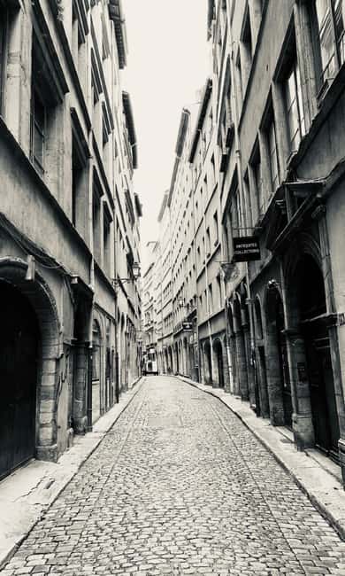 Lyon: Private Walking Tour of "Traboules" in the Old Town - Traboules 101, What They Are and Why Lyon Built Them