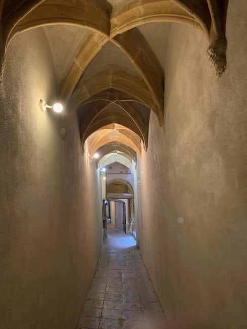Lyon: Private Walking Tour of "Traboules" in the Old Town - Second World War Connections and Escape-by-Architecture
