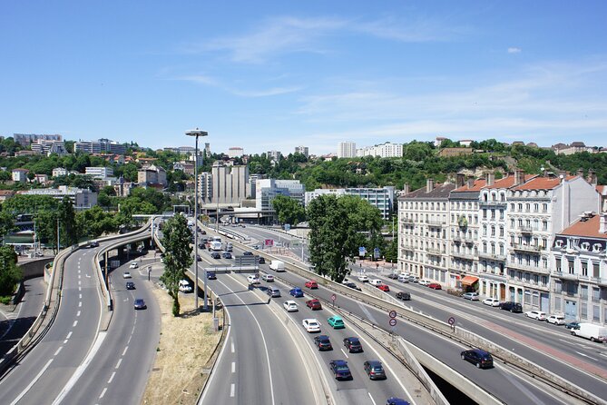 Lyon Private Walking Tour with a Local - Meeting at Place Bellecour and getting oriented fast