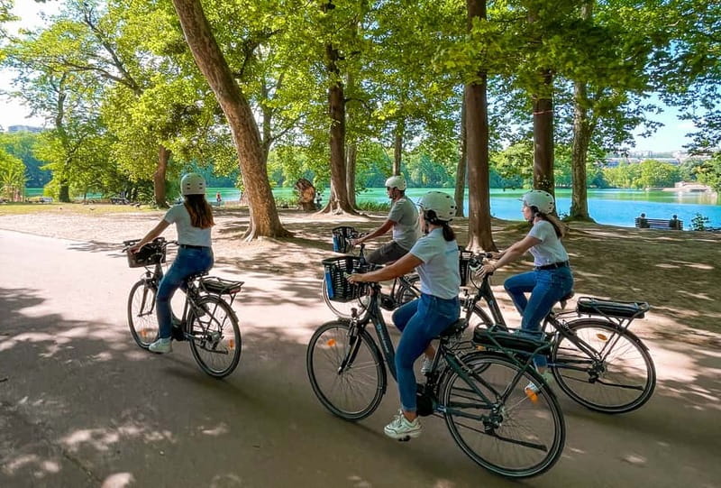 Lyon: Tête d'Or park on an electric bike Tour - Peninsula Stops: Opera, Hôtel de Ville, and Place des Terreaux