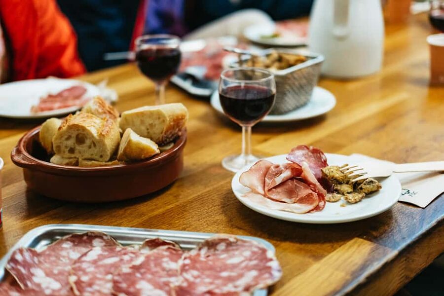 Lyon: Vieux Lyon Food Tasting Walking Tour - Key takeaways before you go