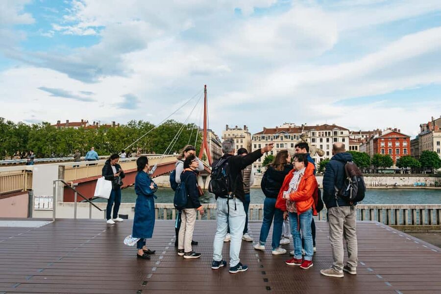 Lyon: Vieux Lyon Food Tasting Walking Tour - Who should book this Lyon Vieux Lyon food tasting walk