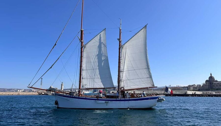 Marseille: Calanques Sailing Cruise with Lunch and Wine - Price and value of a $153 day on Goélette Alliance