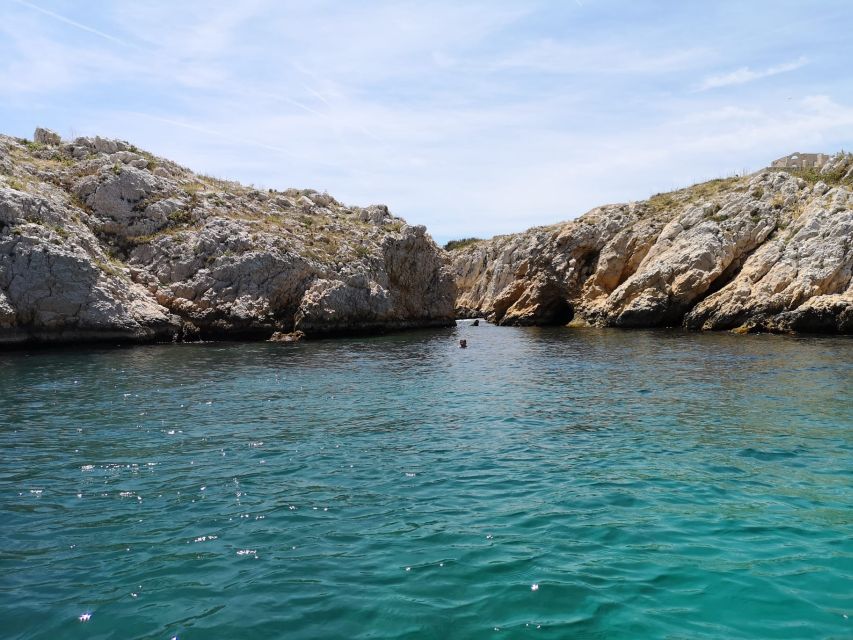 Marseille: Frioul Islands Boat Tour with Swim Stop - Port of Frioul: the 20-minute island break that keeps the tour fun