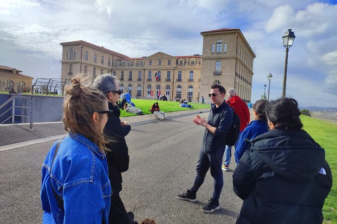 Marseille Guided Tour for 4 Hours with a Bilingual Local Guide - Vallon des Auffes: a calmer fishing-village break