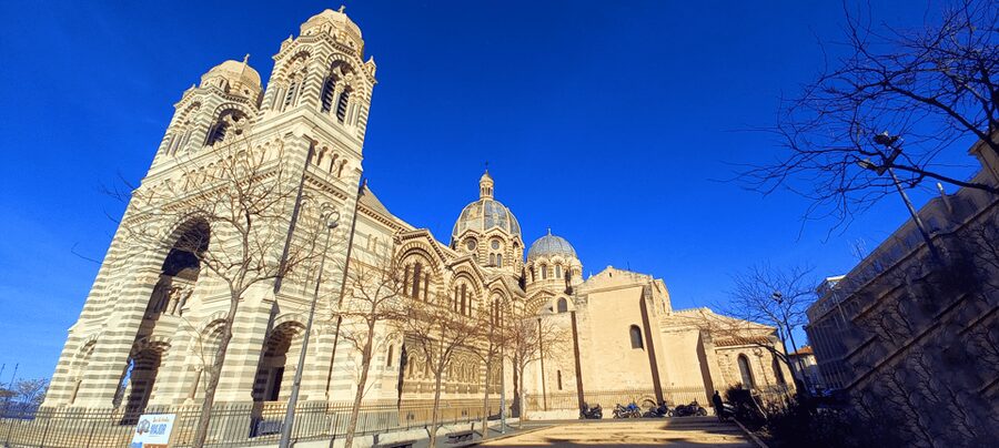 Marseille: Half-Day City Highlights Guided Walking Tour - Le Panier and Hôtel de Ville, the city’s attitude in old streets