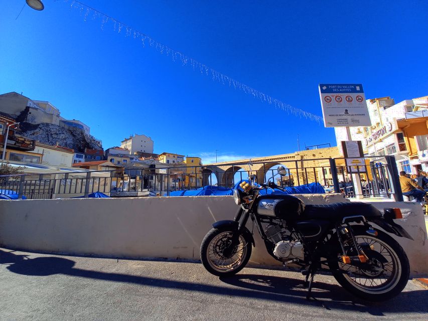 Marseille: Half-Day City Highlights Guided Walking Tour - Roucas Blanc, Vallon des Auffes, and Plage des Catalans, sea air in three moods