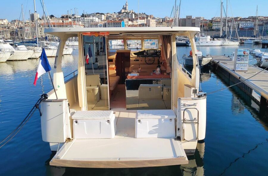 Marseille: Sunset Boat Cruise with Buffet and Organic Wine - On-board vegetarian dinner and Provence rosé: value, plus what to watch for