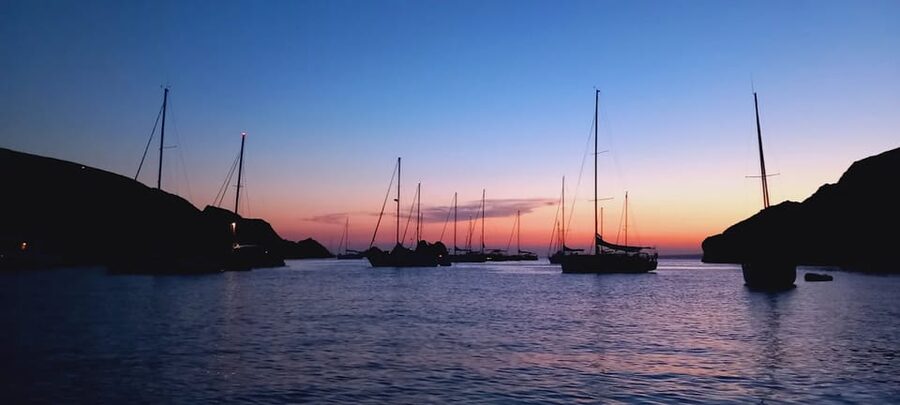 Marseille: Sunset Boat Cruise with Rosé Wine & Snacks - From the Mucem dock to the open water: how the trip starts