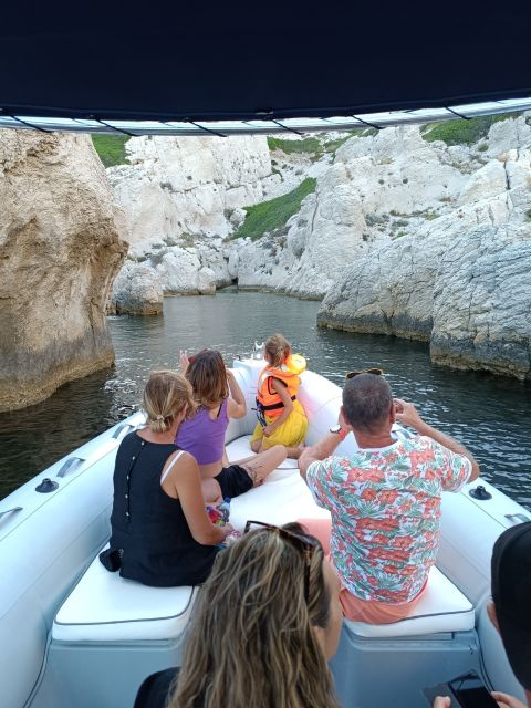 Marseille: Sunset Boat Cruise with Rosé Wine & Snacks - Notre-Dame de la Garde at the end: the return view you remember
