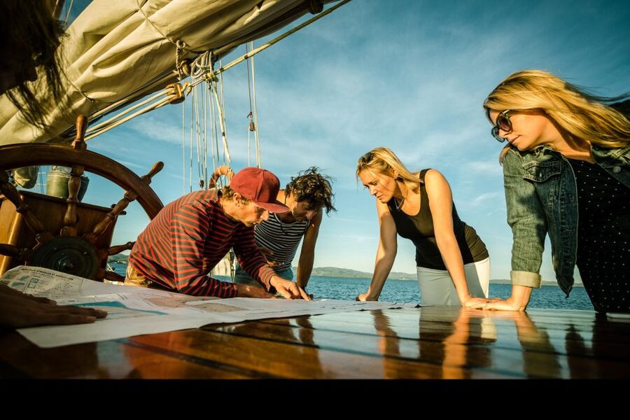 Marseille: Sunset Sailing Cruise with Dinner and Wine - Sailing Marseille harbor on Goélette Alliance