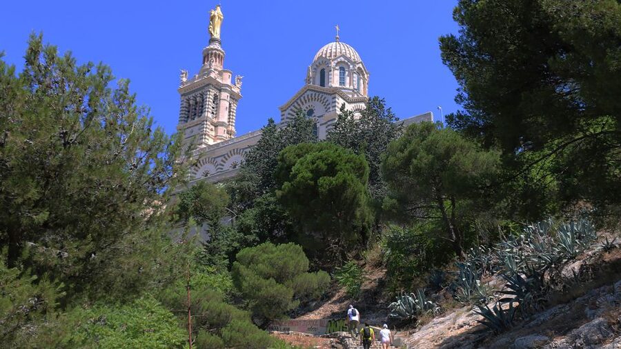Marseille: Urban Hiking Tour with a Local Guide - Key reasons this tour works