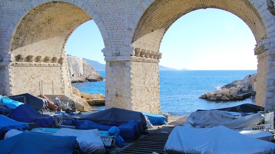 Marseille: Urban Hiking Tour with a Local Guide - Anse de Malmousque and Anse De La Fausse Monnaie: Coves, Photos, and Sea-Breeze Breaks