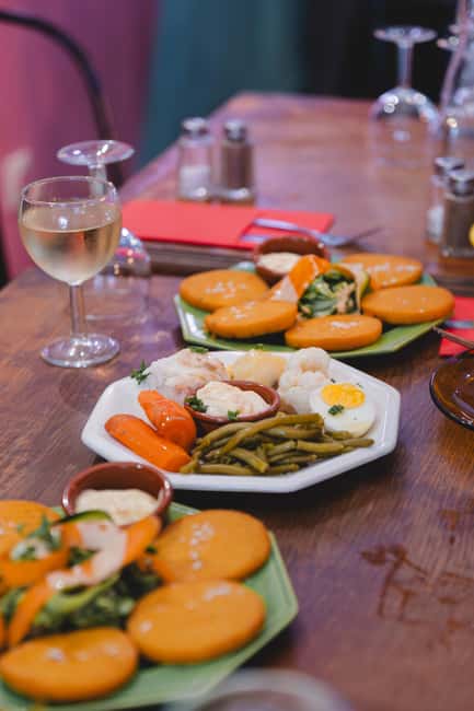 Marseille: Walking Food Tour with Full Meal - Le Panier walk: historic streets and the Marseille snack culture
