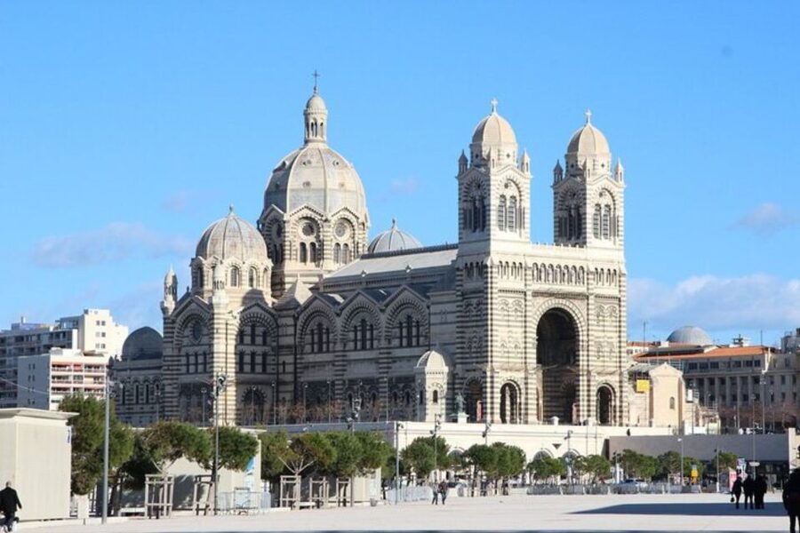 Marseilles: Private Custom Tour with a Local Guide - Getting oriented fast in Marseille’s streets and waterfront mood